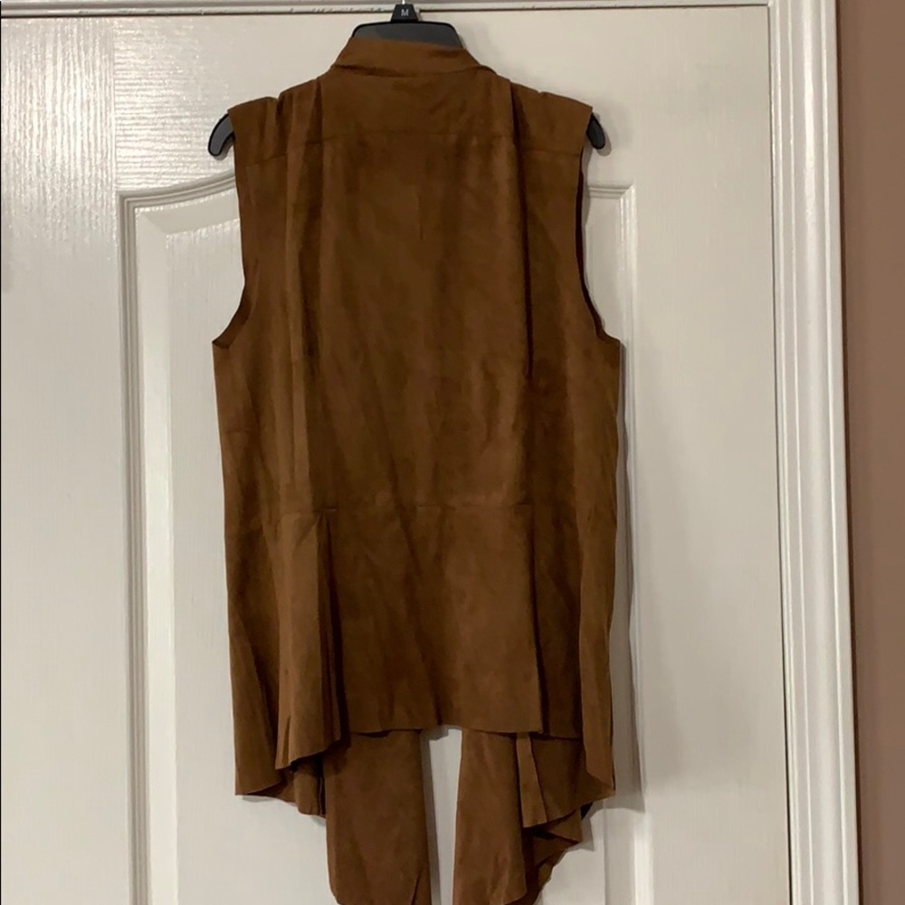 Vest - Picture 3 of 3